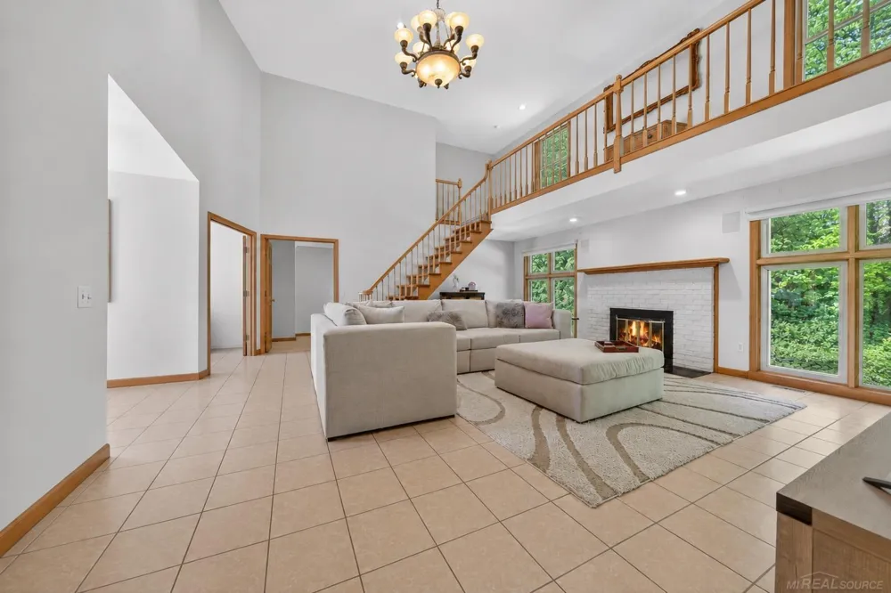 40219 Denbigh Drive Sterling Heights City, MI 48310