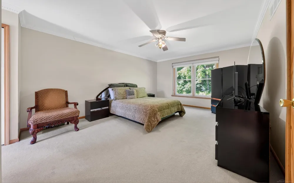 40219 Denbigh Drive Sterling Heights City, MI 48310