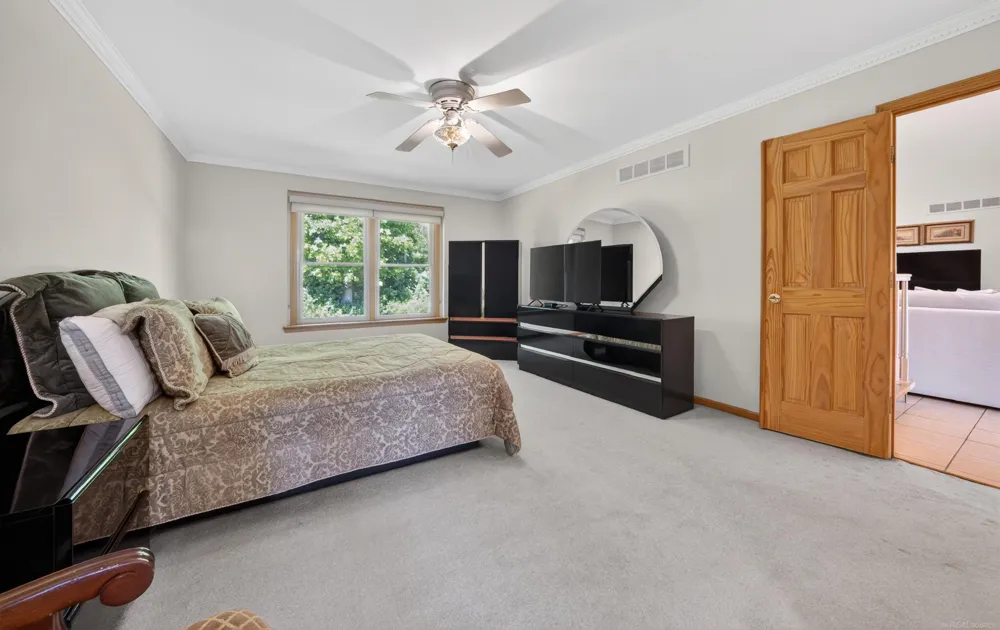 40219 Denbigh Drive Sterling Heights City, MI 48310