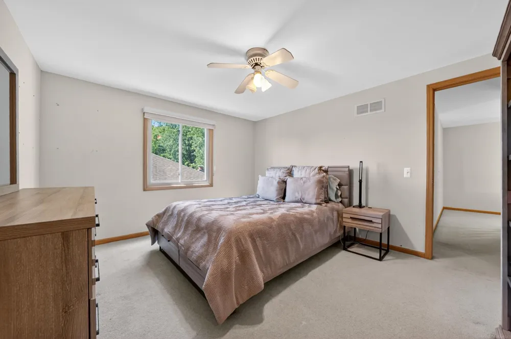 40219 Denbigh Drive Sterling Heights City, MI 48310