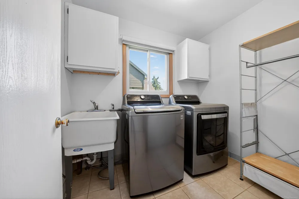 40219 Denbigh Drive Sterling Heights City, MI 48310