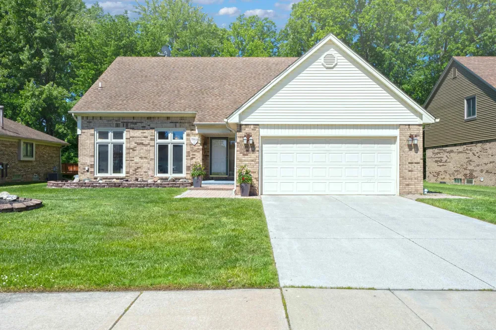 40219 Denbigh Drive Sterling Heights City, MI 48310