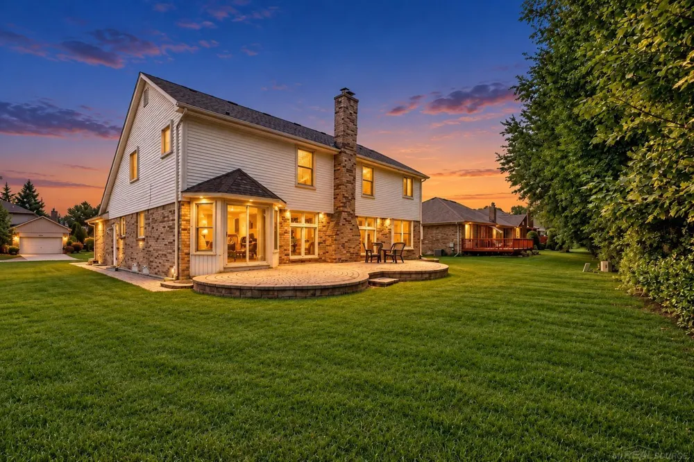 40219 Denbigh Drive Sterling Heights City, MI 48310