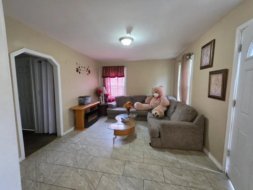 19329 Waltham Street Detroit City, MI 48205