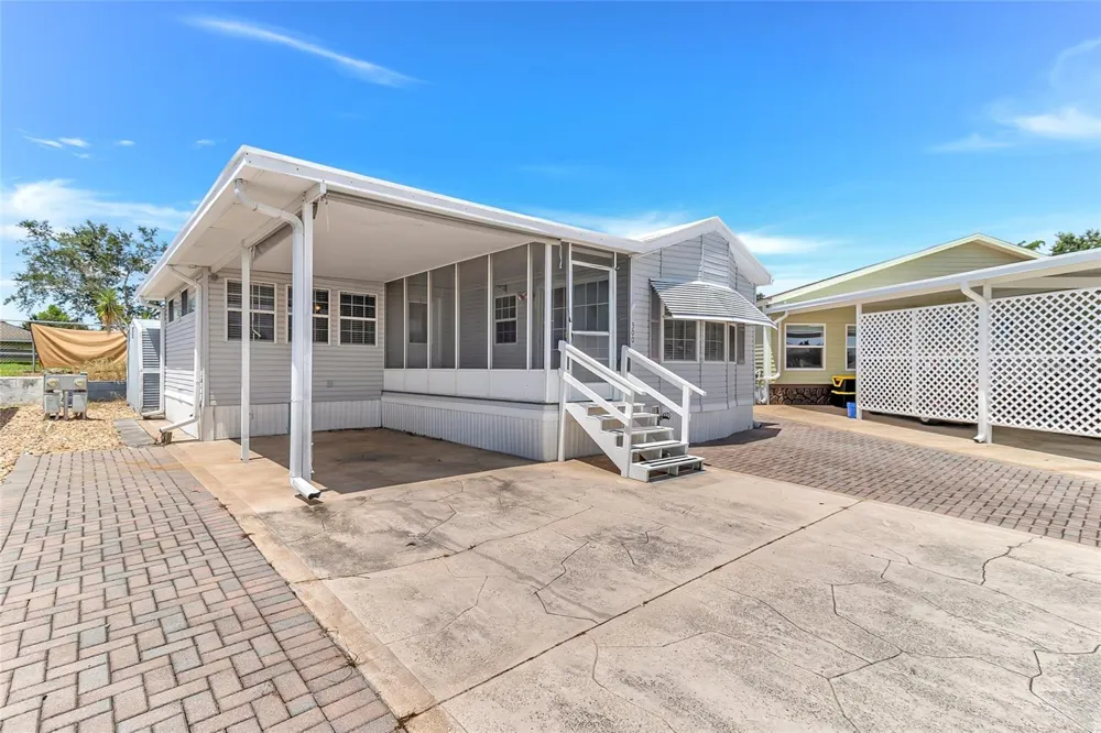 300 SKY CREST LOOP Davenport, FL 33837