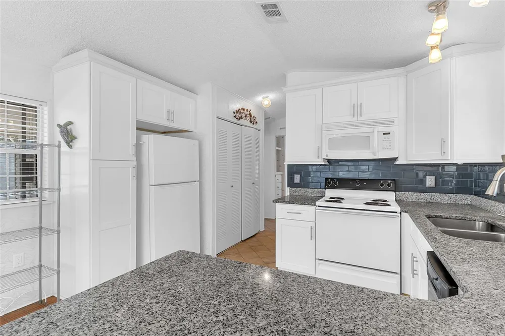 300 SKY CREST LOOP Davenport, FL 33837