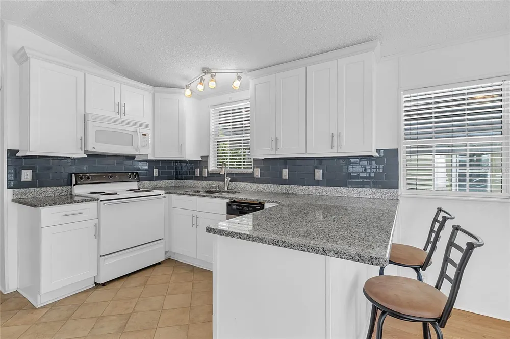 300 SKY CREST LOOP Davenport, FL 33837