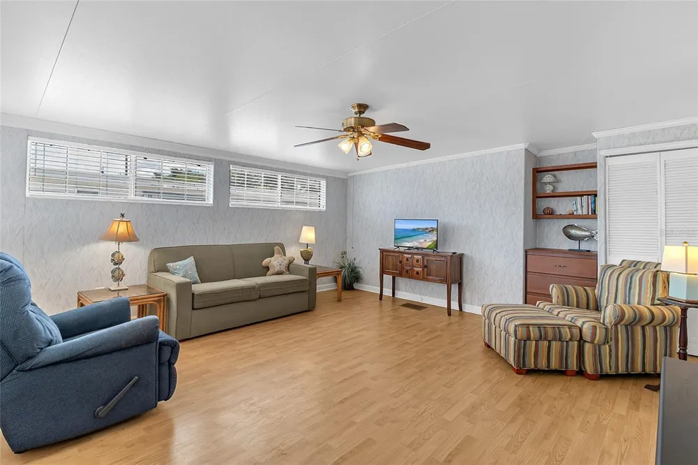 300 SKY CREST LOOP Davenport, FL 33837
