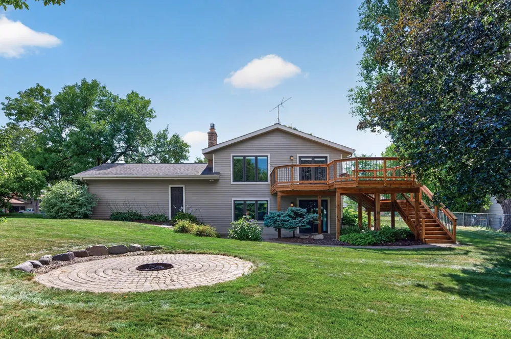 1945 Beaver Dam Court Eagan, MN 55122