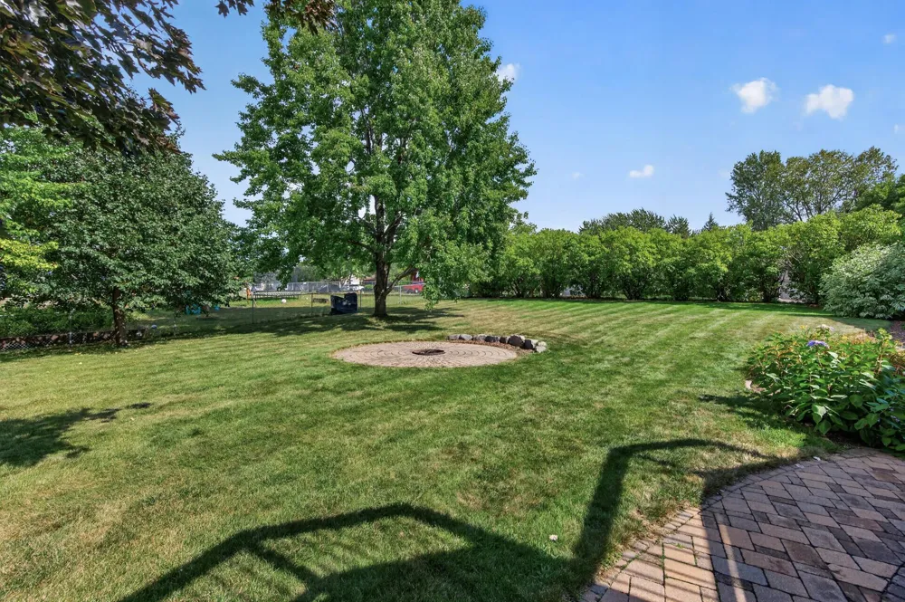 1945 Beaver Dam Court Eagan, MN 55122