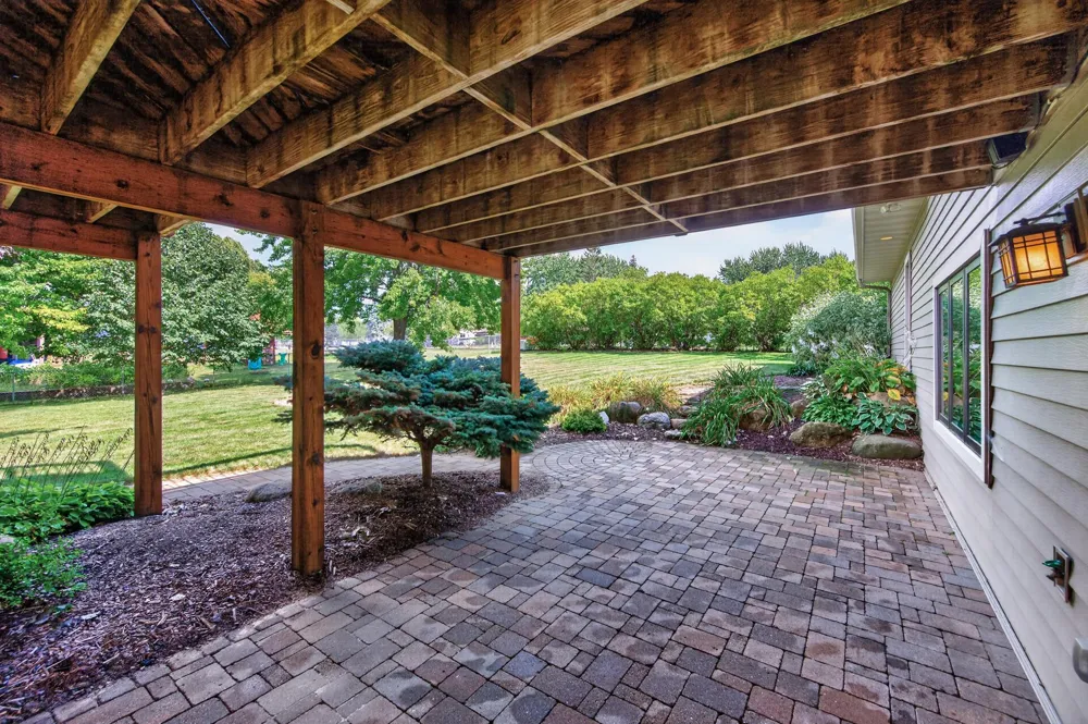 1945 Beaver Dam Court Eagan, MN 55122