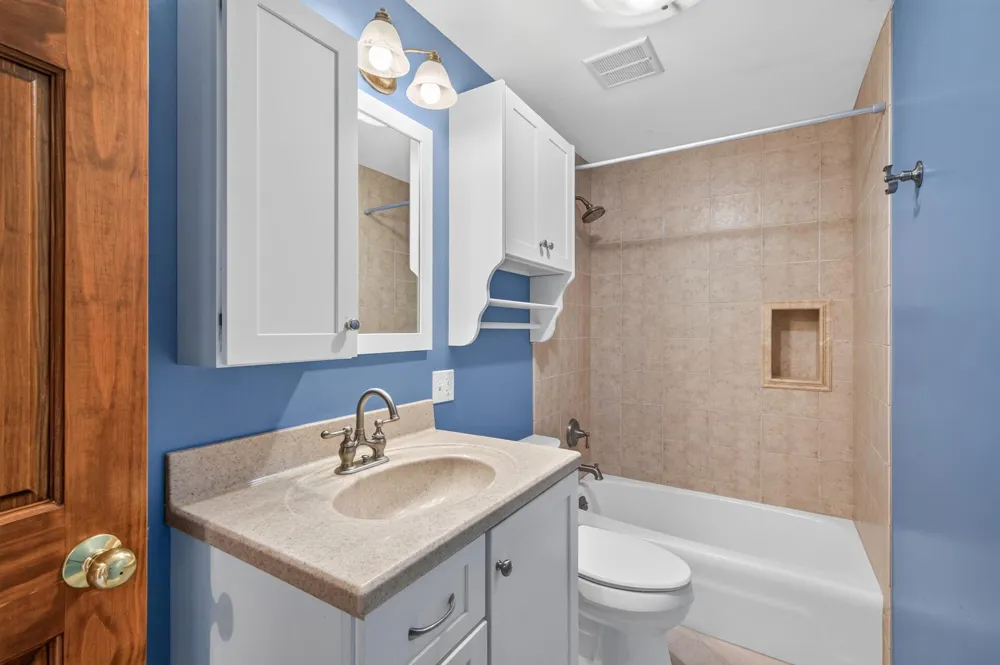 1945 Beaver Dam Court Eagan, MN 55122