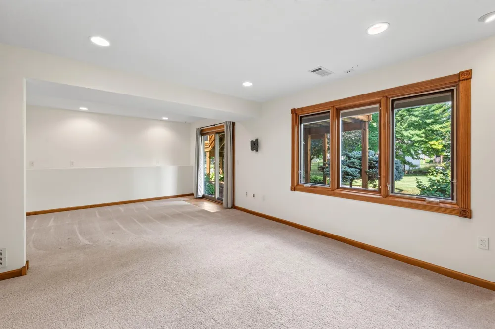 1945 Beaver Dam Court Eagan, MN 55122