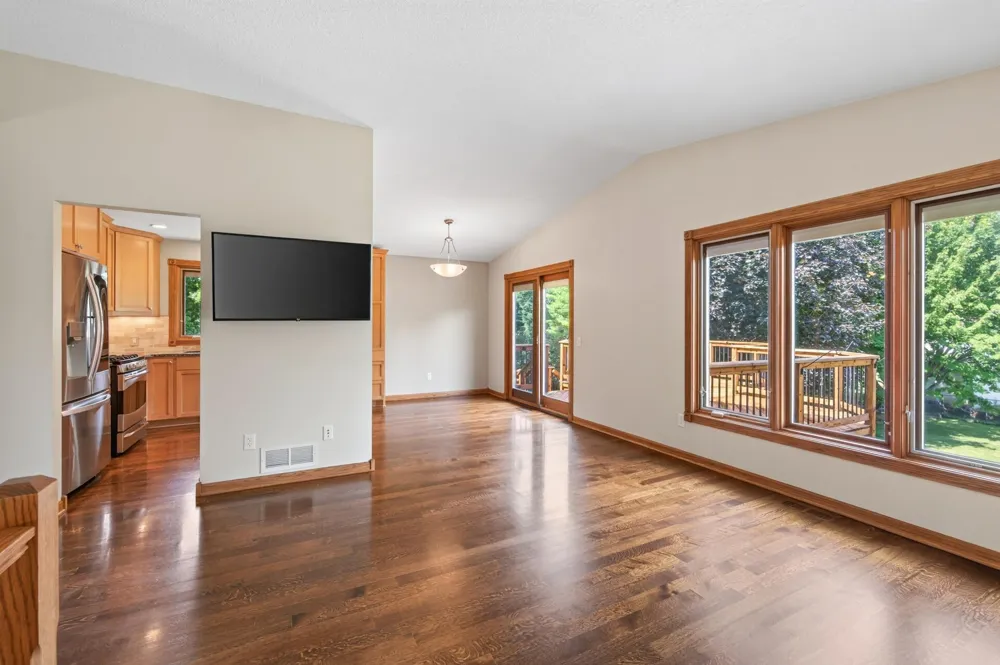 1945 Beaver Dam Court Eagan, MN 55122