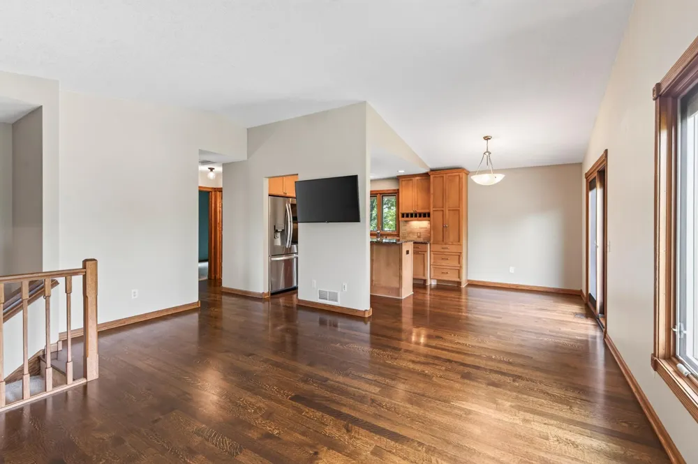 1945 Beaver Dam Court Eagan, MN 55122