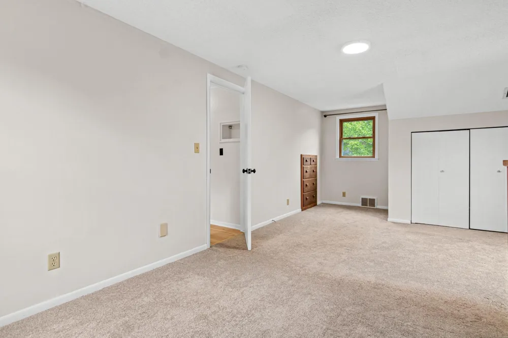 3038 Victoria Street Roseville, MN 55113