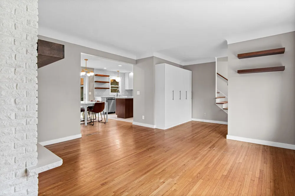 3038 Victoria Street Roseville, MN 55113