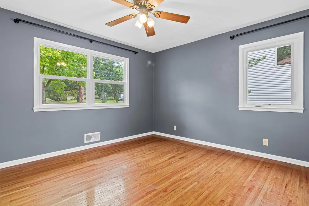 3038 Victoria Street Roseville, MN 55113
