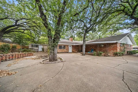 1809 Glenbrook Drive