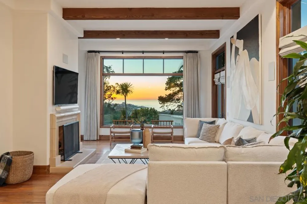 8080 La Jolla Scenic Dr La Jolla, CA 92037