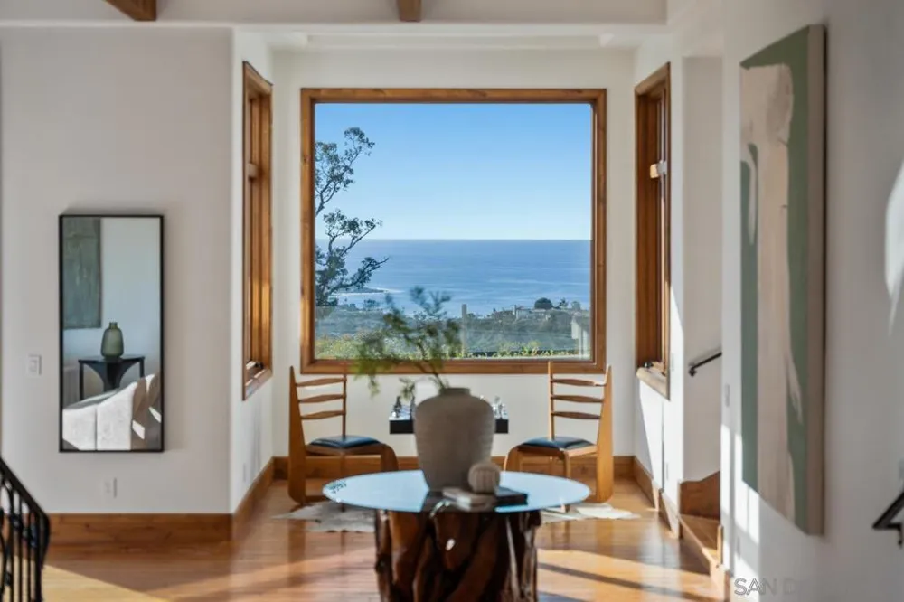 8080 La Jolla Scenic Dr La Jolla, CA 92037