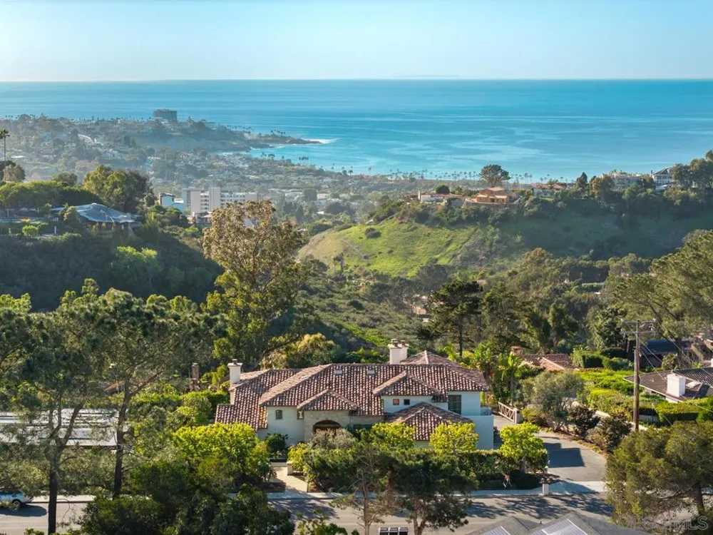 8080 La Jolla Scenic Dr La Jolla, CA 92037