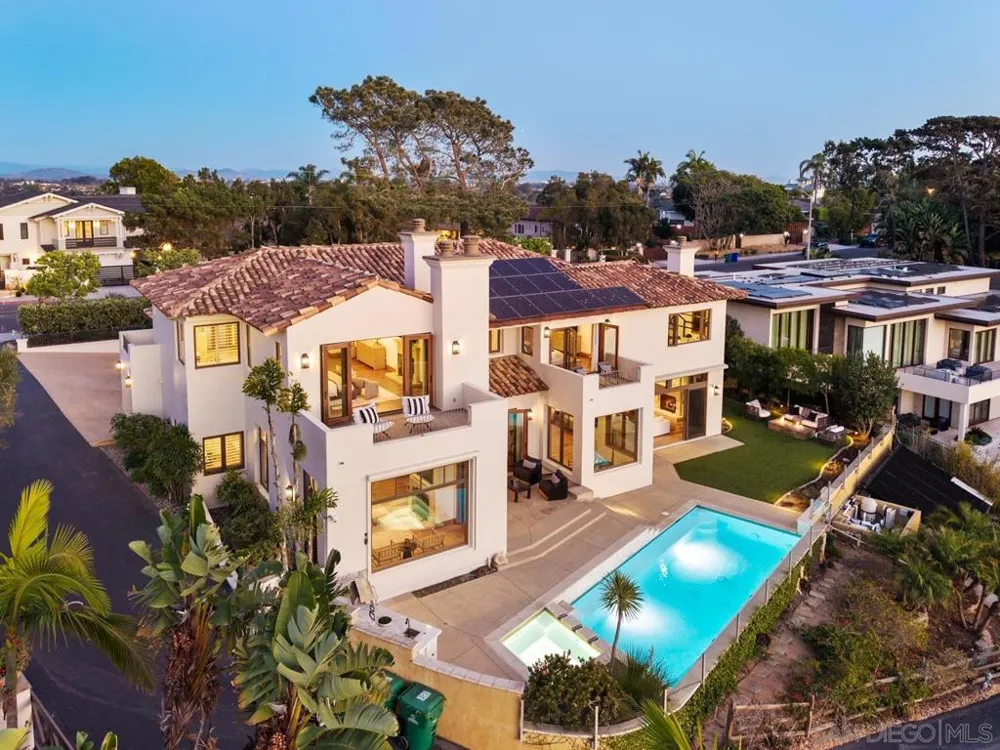 8080 La Jolla Scenic Dr La Jolla, CA 92037