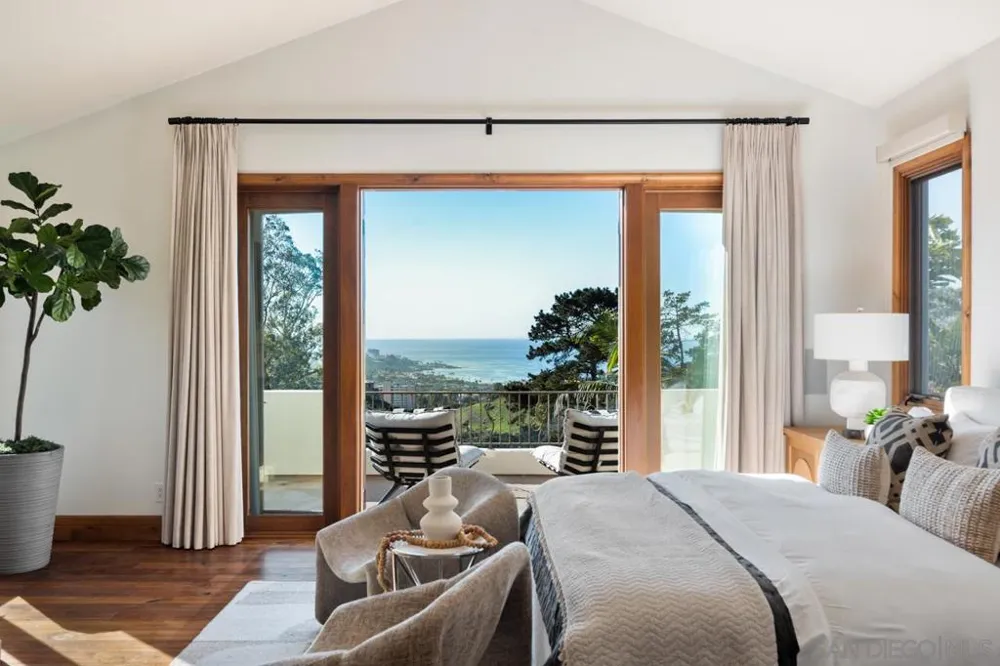 8080 La Jolla Scenic Dr La Jolla, CA 92037