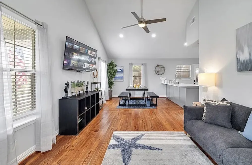 1718 Ripley Street Dallas, TX 75204