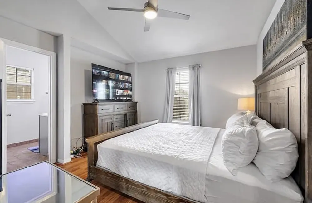 1718 Ripley Street Dallas, TX 75204