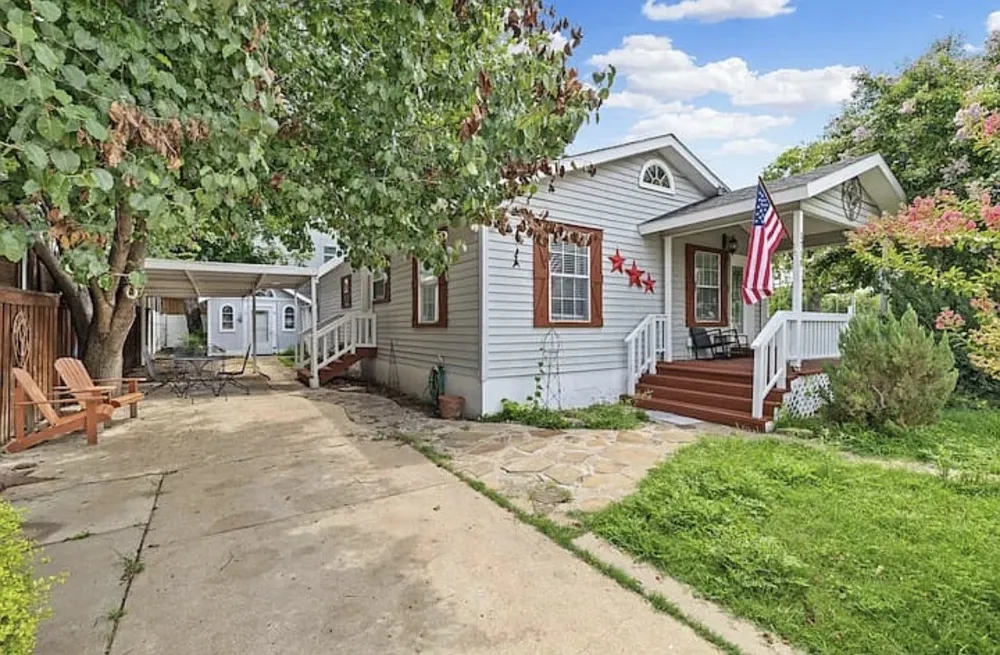 1718 Ripley Street Dallas, TX 75204