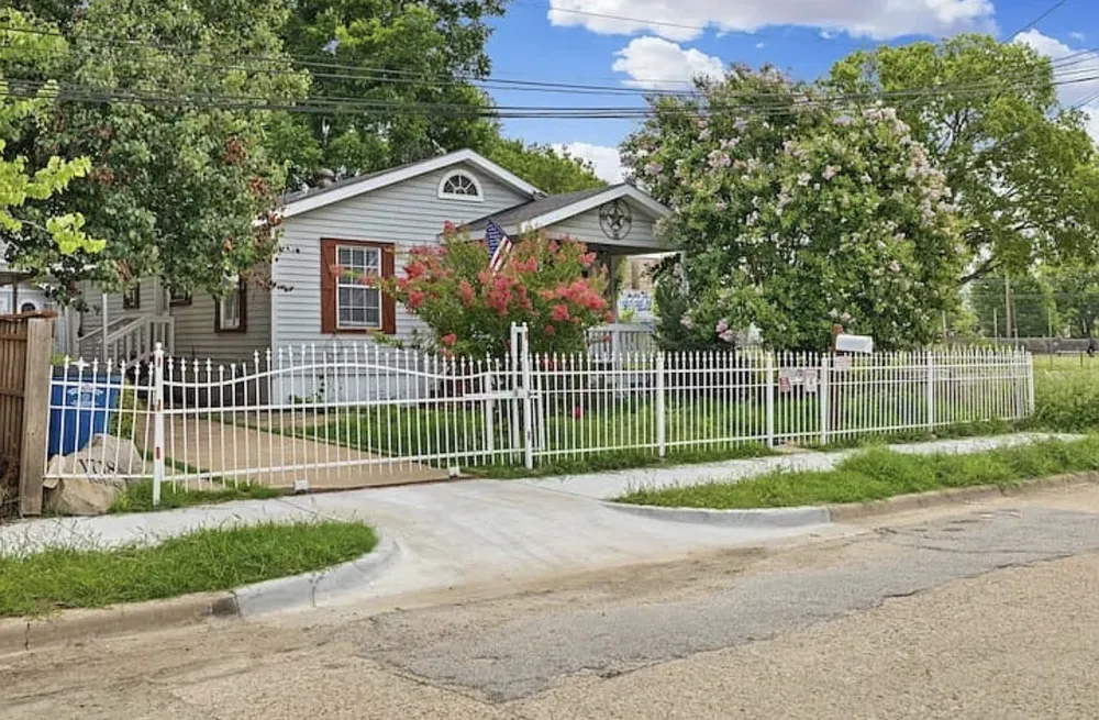 1718 Ripley Street Dallas, TX 75204