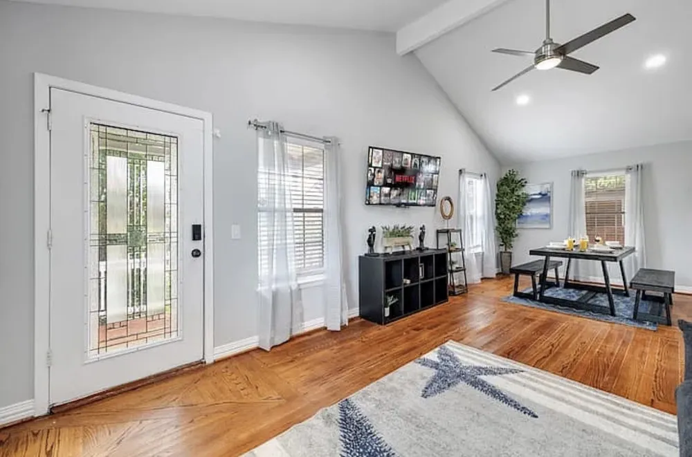 1718 Ripley Street Dallas, TX 75204