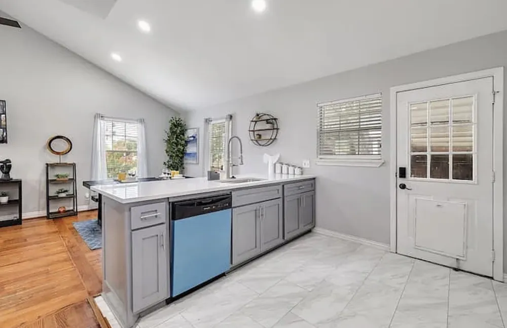 1718 Ripley Street Dallas, TX 75204