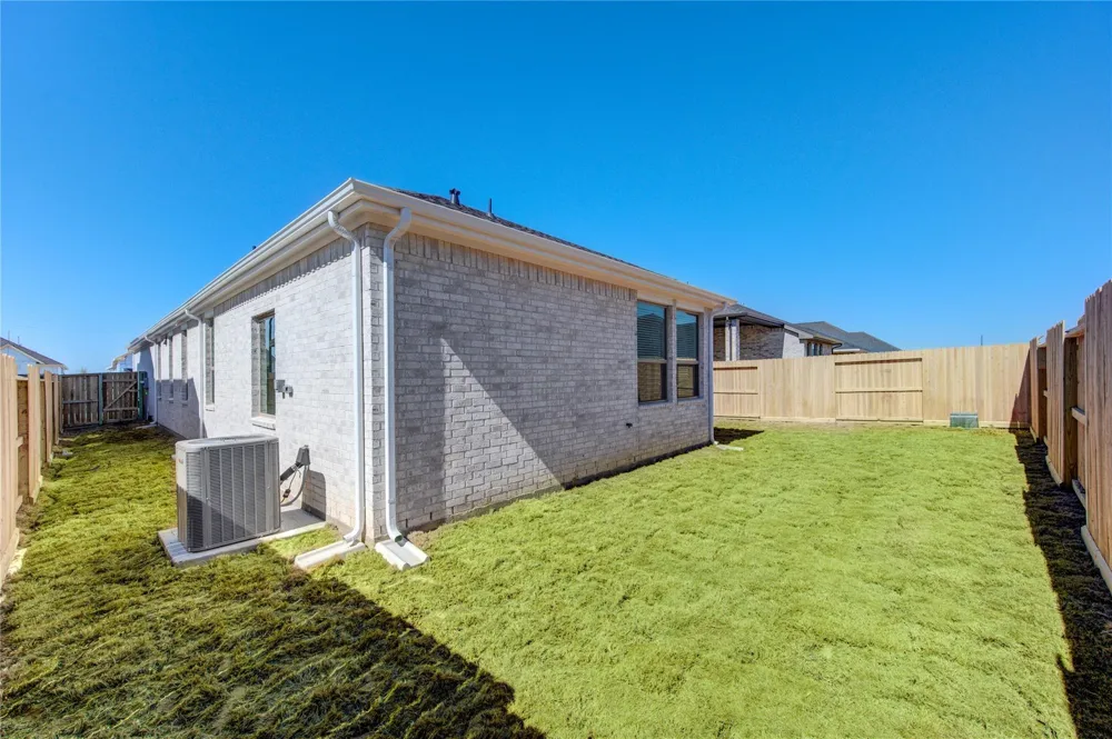 4203 Maple Glen Drive Fulshear, TX 77441