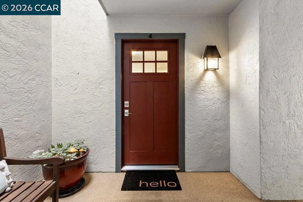2500 Ptarmigan Dr #4 Walnut Creek, CA 94595