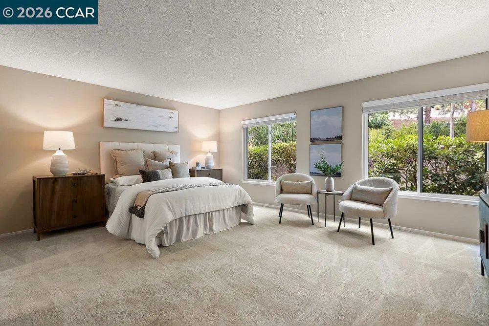 2500 Ptarmigan Dr #4 Walnut Creek, CA 94595