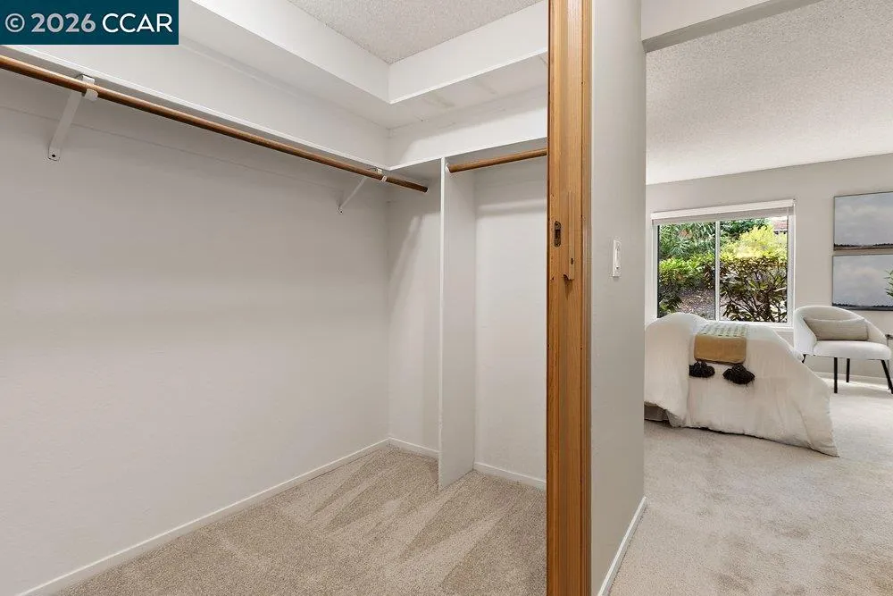 2500 Ptarmigan Dr #4 Walnut Creek, CA 94595