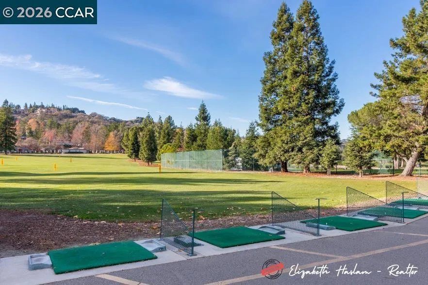2500 Ptarmigan Dr #4 Walnut Creek, CA 94595