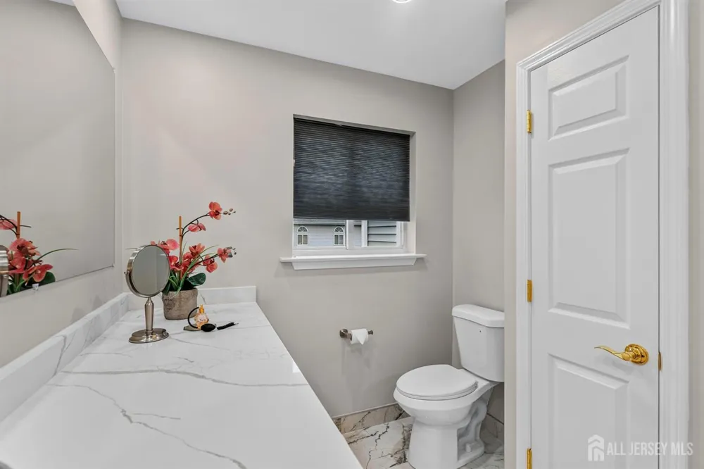4 Lee Lee Lane Old Bridge, NJ 08879