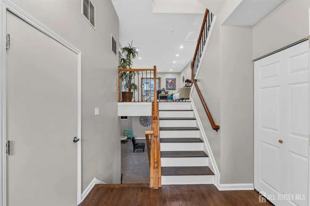 4 Lee Lee Lane Old Bridge, NJ 08879