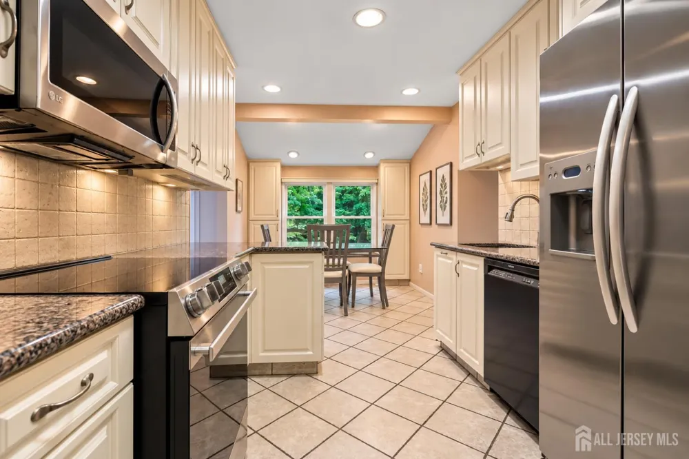 17 Peach Orchard Drive East Brunswick, NJ 08816