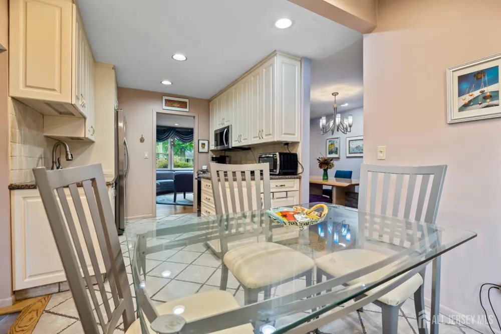 17 Peach Orchard Drive East Brunswick, NJ 08816