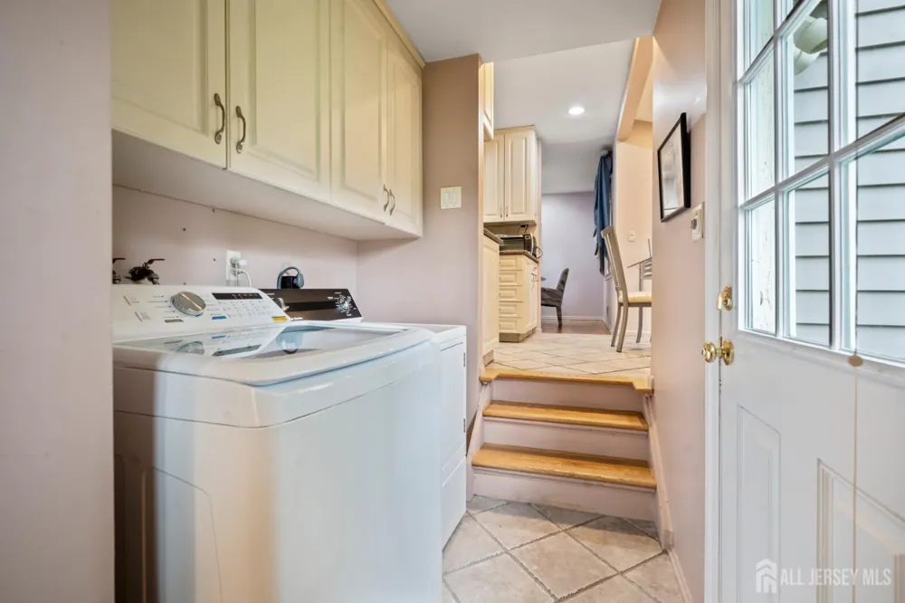 17 Peach Orchard Drive East Brunswick, NJ 08816