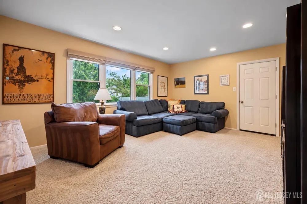 17 Peach Orchard Drive East Brunswick, NJ 08816
