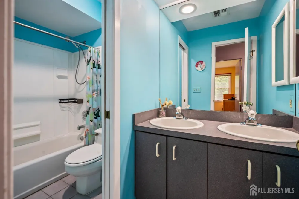 17 Peach Orchard Drive East Brunswick, NJ 08816