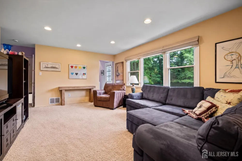 17 Peach Orchard Drive East Brunswick, NJ 08816