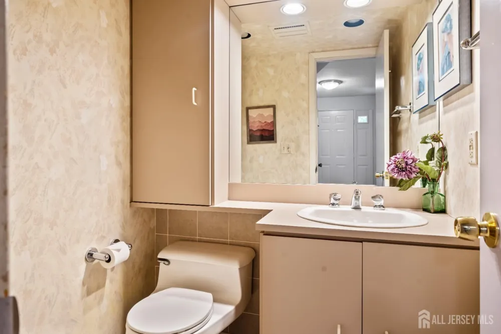 17 Peach Orchard Drive East Brunswick, NJ 08816