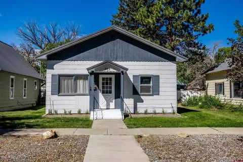 523 Grand Avenue