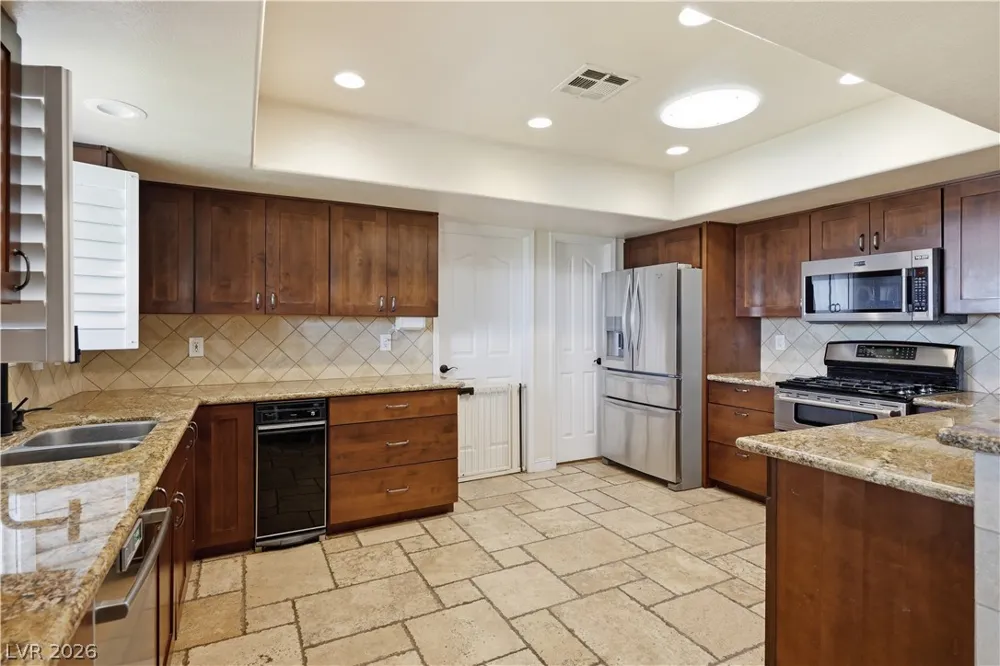 100 E Highland Drive Henderson, NV 89015